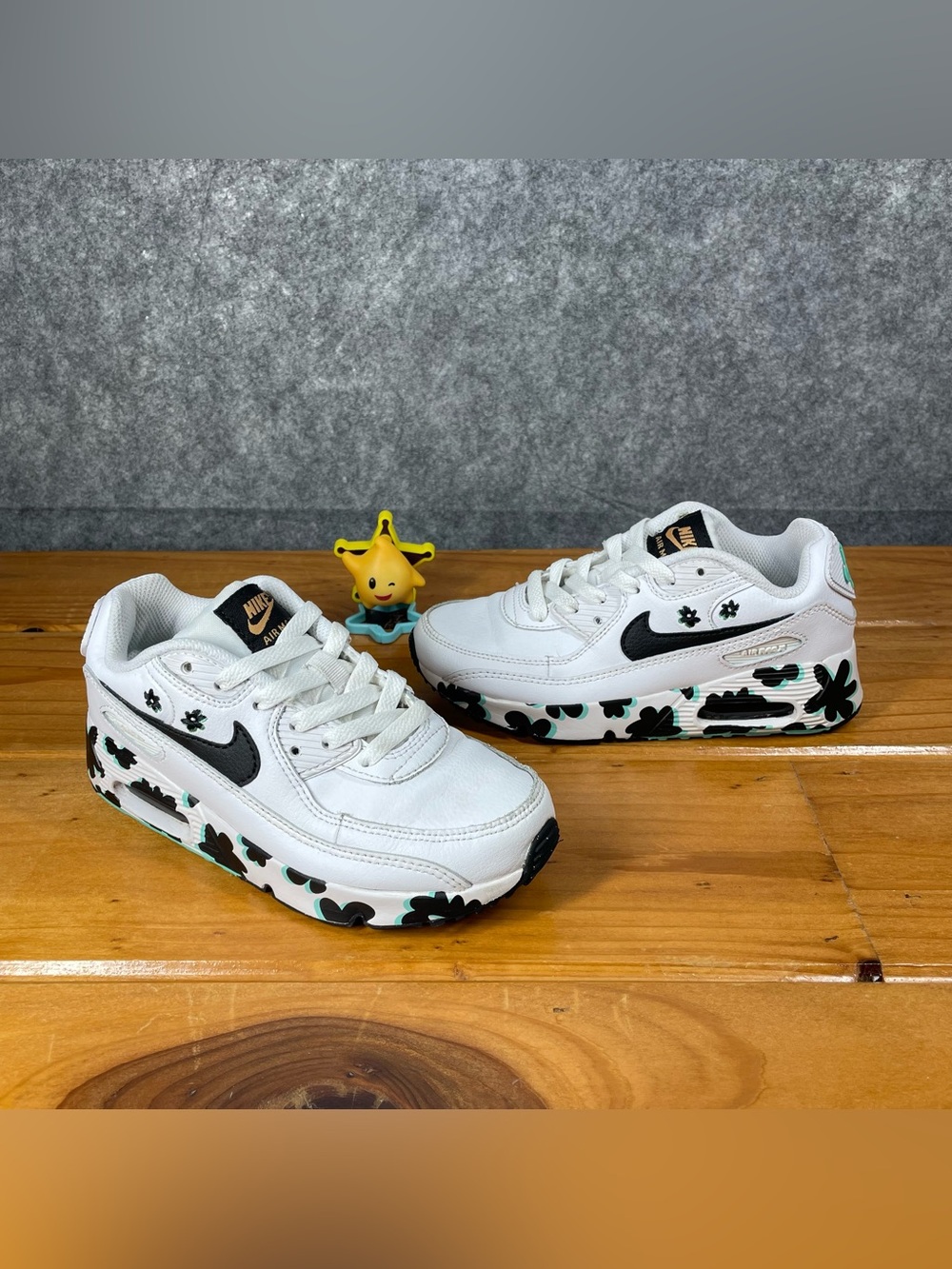 Nike Air Max 90 SE Kids Size 1Y White Black Mint Floral Flower Shoes FJ3166-100